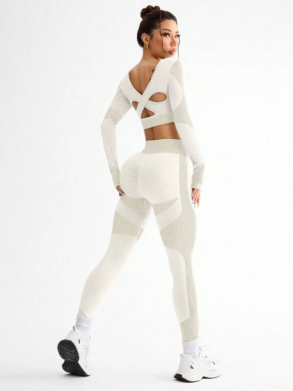 Trinity Mesh Yoga Set – Seamless Long-Sleeve Top & Leggings House of Trinity